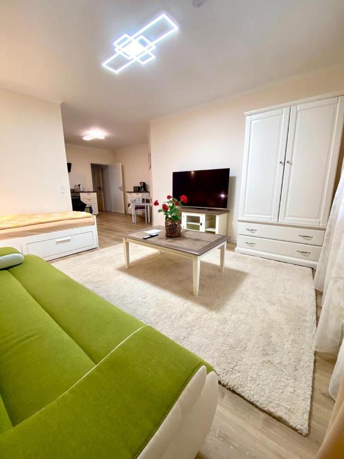 Wohnung Im Erdgeschoss บีทิกไฮม์-บิสซิงเงน ภายนอก รูปภาพ