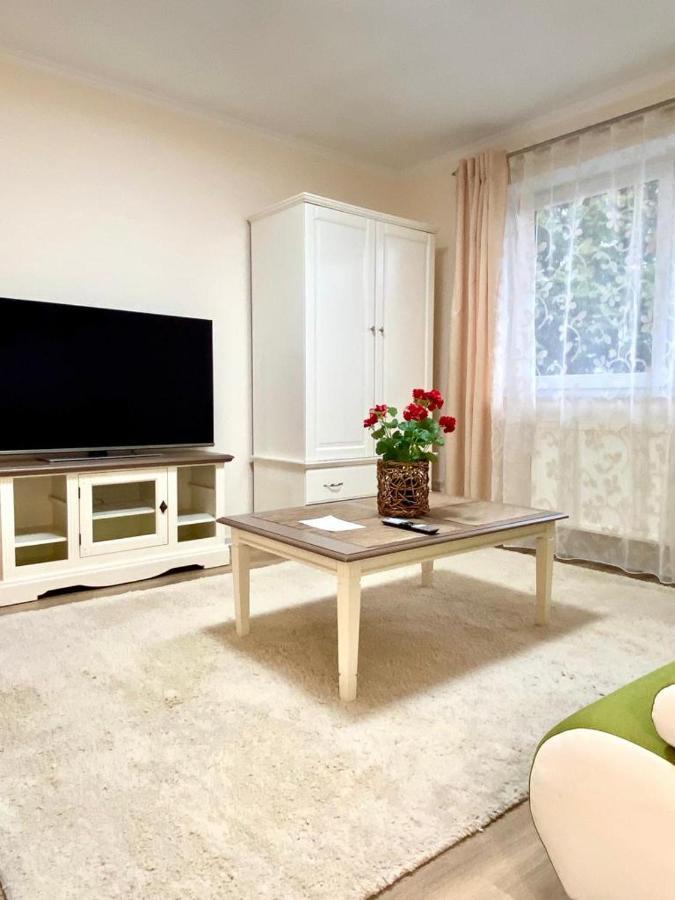 Wohnung Im Erdgeschoss บีทิกไฮม์-บิสซิงเงน ภายนอก รูปภาพ