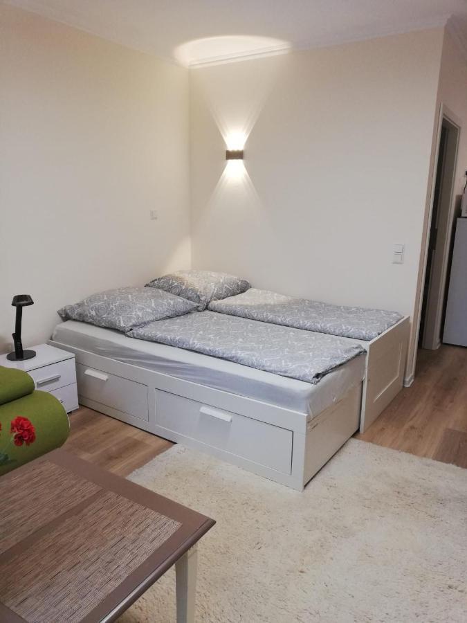 Wohnung Im Erdgeschoss บีทิกไฮม์-บิสซิงเงน ภายนอก รูปภาพ